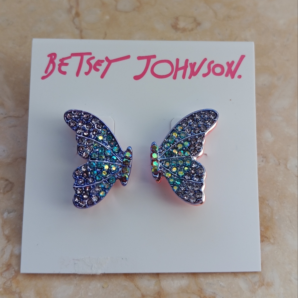Betsey Johnson Purple Crystal Butterfly 🦋  3D Stud Earrings NWT.